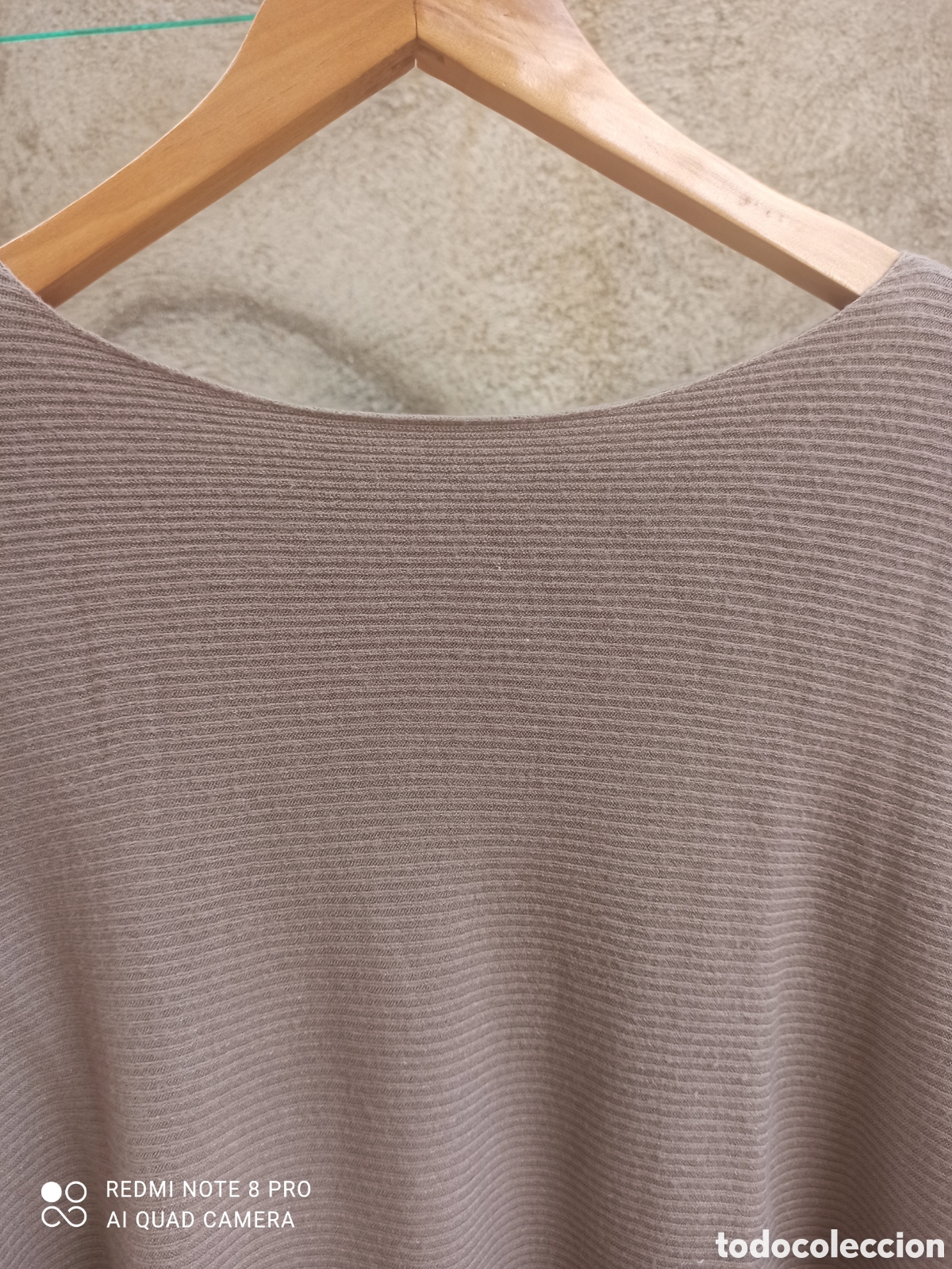 Segunda mano: Jersey muy original, para llevar holgado - Foto 1