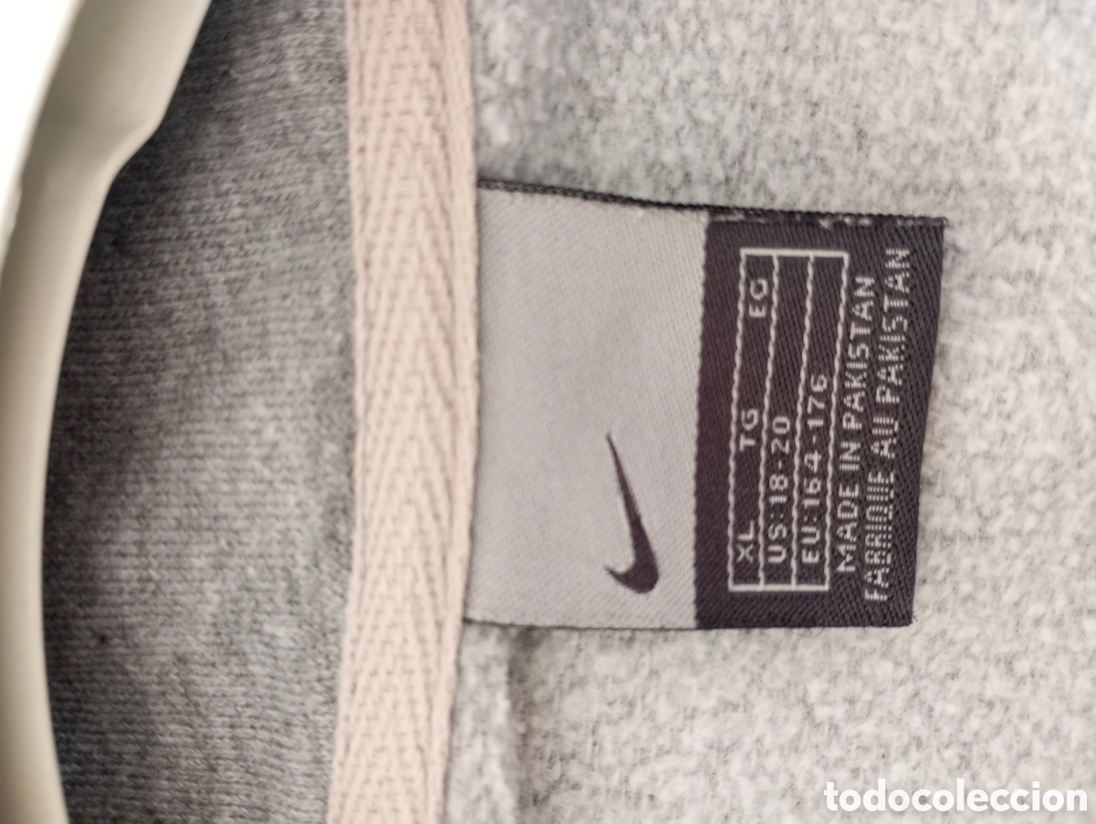 Segunda mano: Sudadera con cremallera gris Nike - Foto 4
