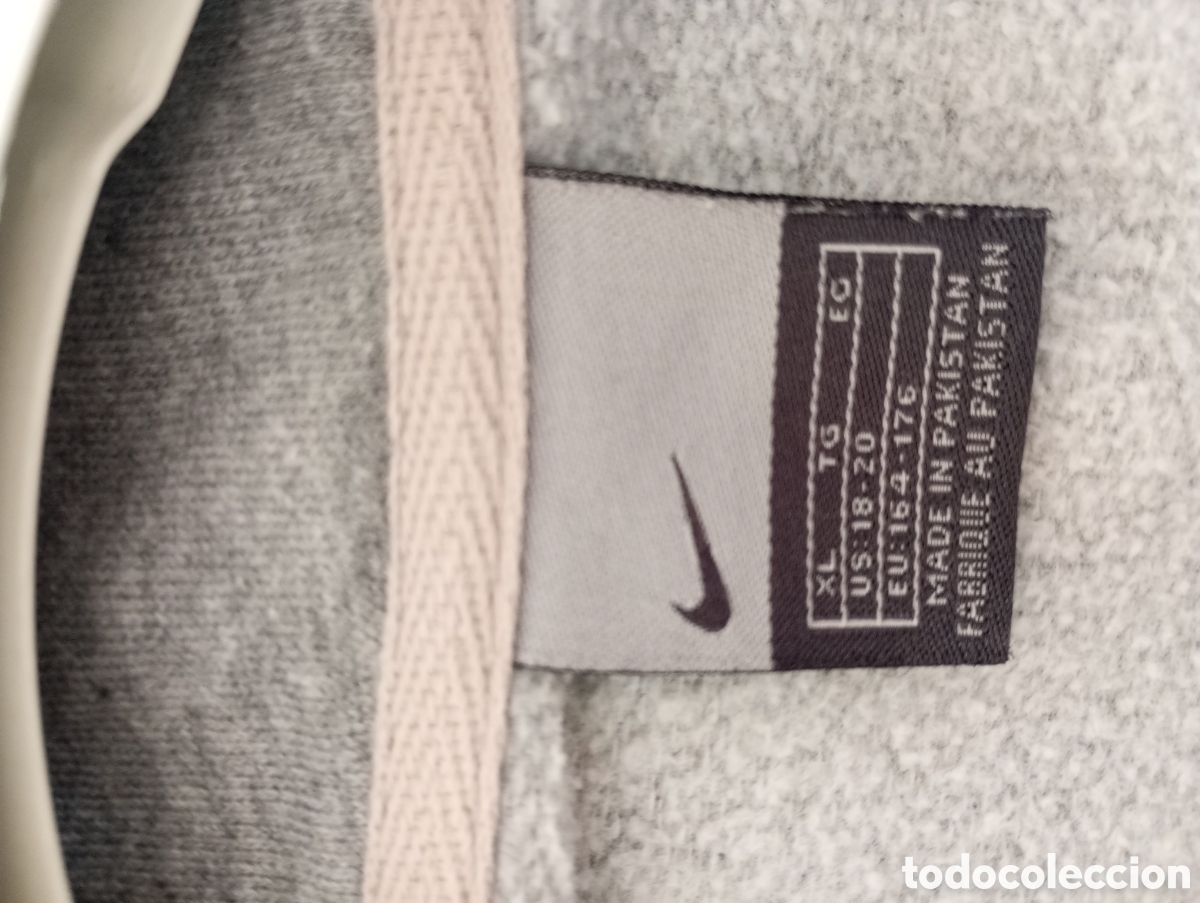 Segunda mano: Sudadera con cremallera gris Nike - Foto 5