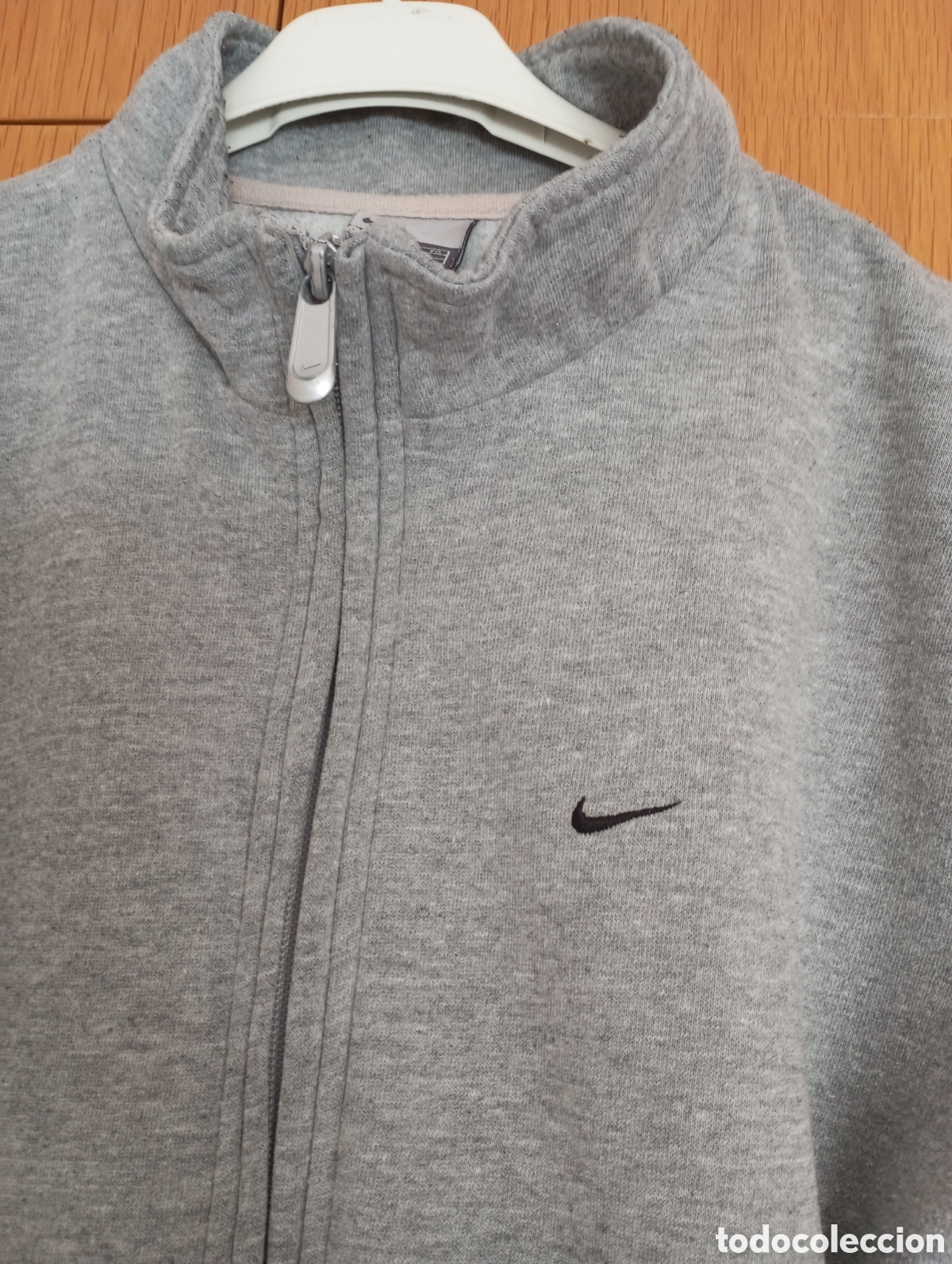 Segunda mano: Sudadera con cremallera gris Nike - Foto 1