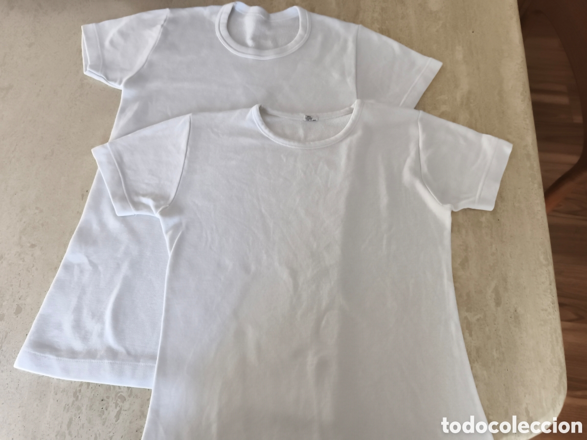 Segunda mano: 2 camisetas interior - Foto 2