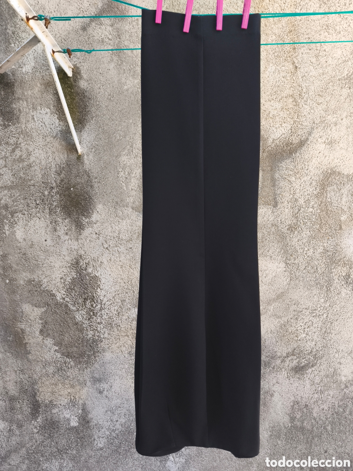 Segunda mano: Pantalones con la raya marcada. - Foto 6