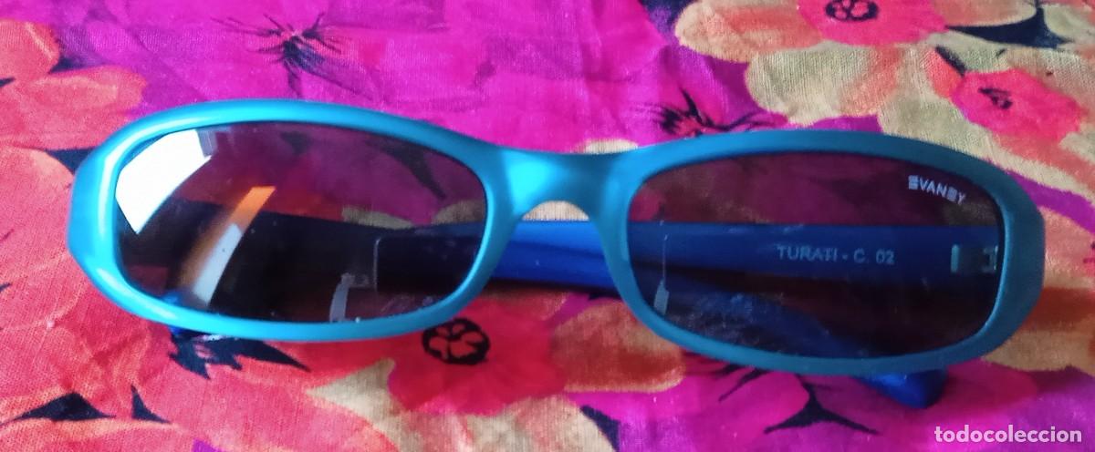 Segunda mano: GAFAS DE SOL VANEY-A&Ntilde;O 2000 - Foto 1