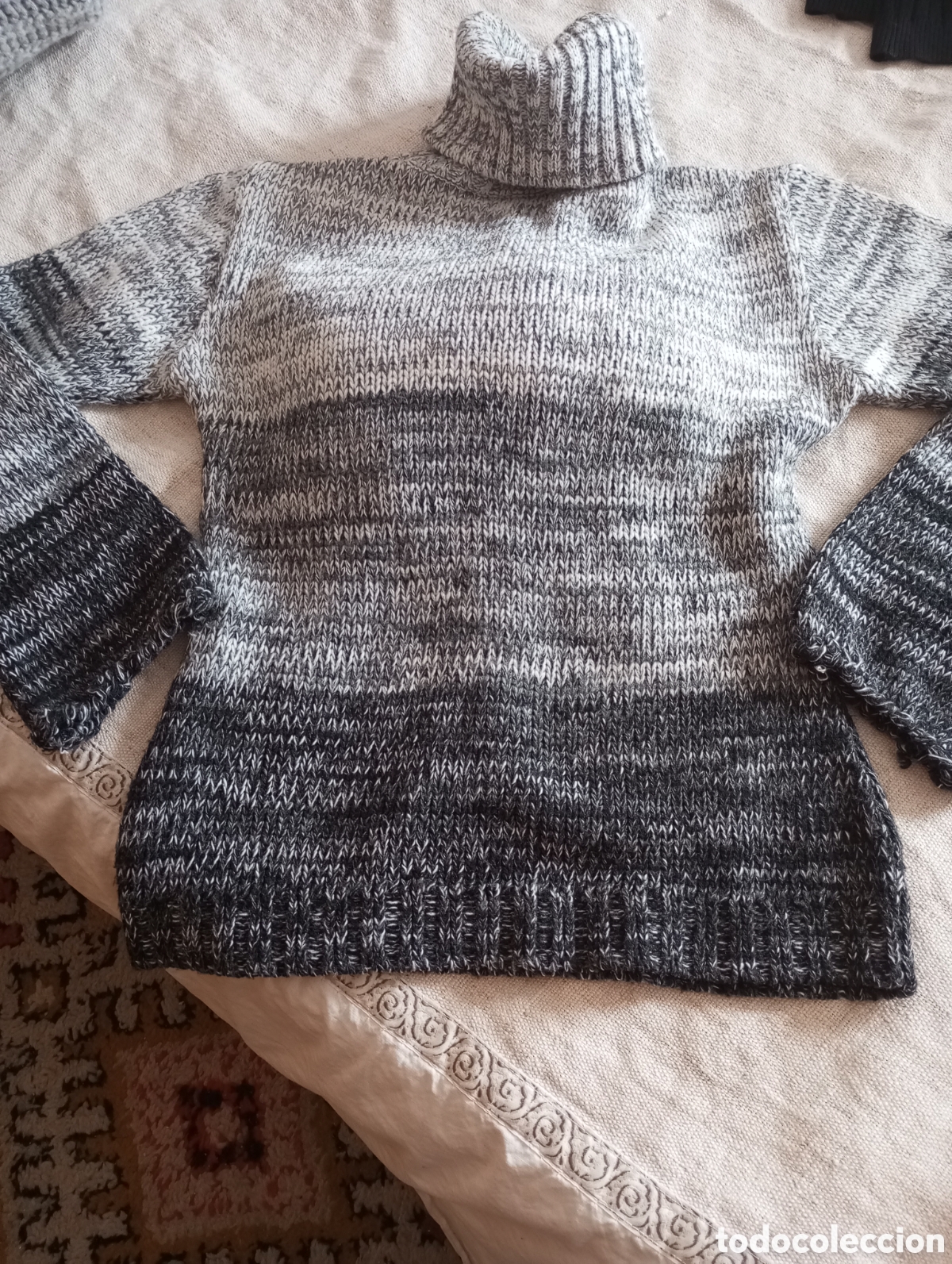 Segunda mano: Jersey gris en tonos degradados - Foto 1