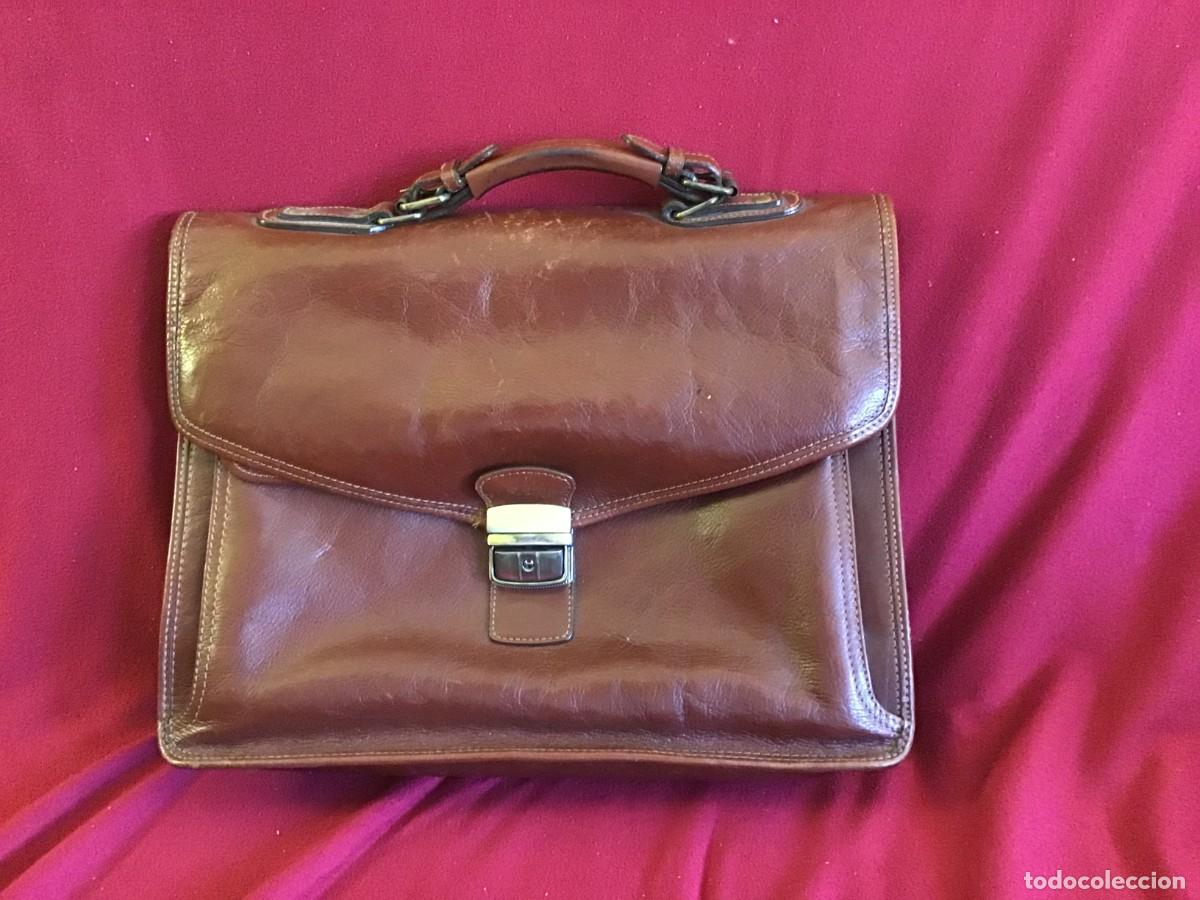 Segunda mano: Cartera portadocumentos en piel - Foto 1