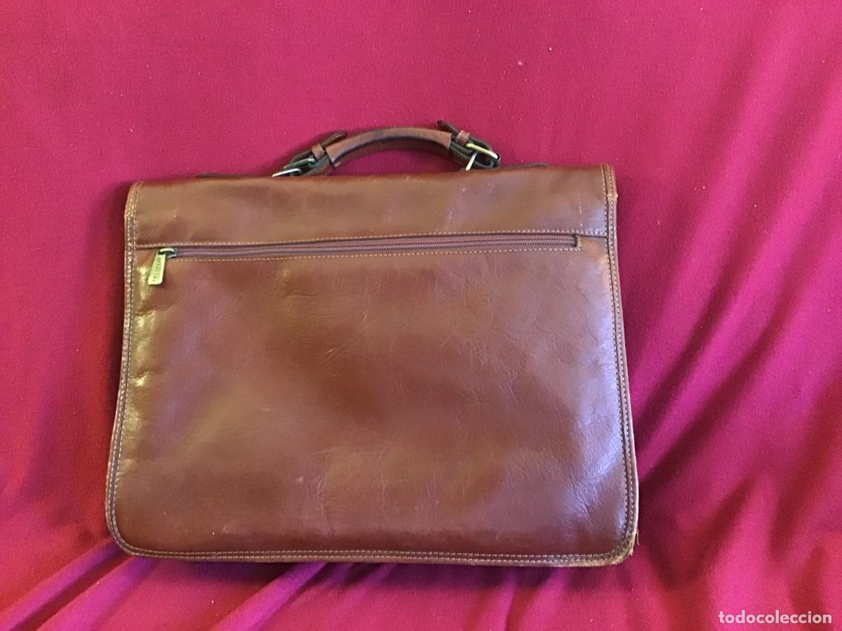 Segunda mano: Cartera portadocumentos en piel - Foto 3