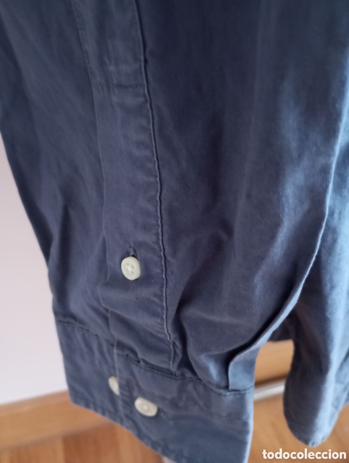 Segunda mano: Camisa lisaazul marino - Foto 2