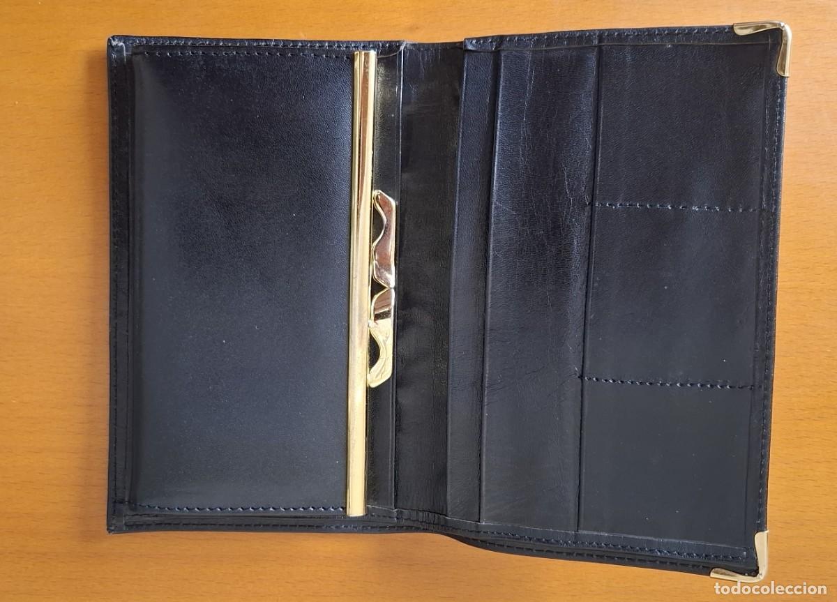Segunda mano: Cartera/Monedero en piel negro. - Foto 3
