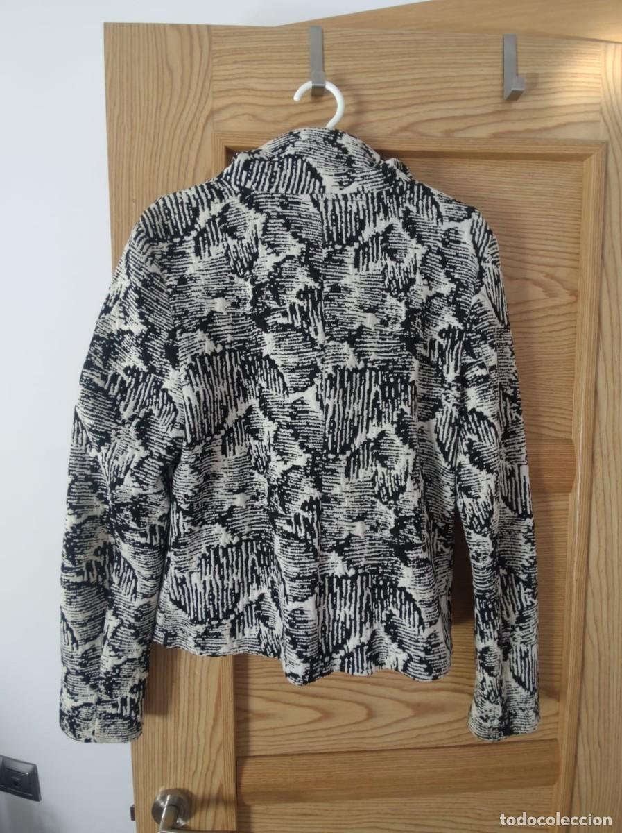 Segunda mano: Chaqueta Chic de Mujer - Foto 3