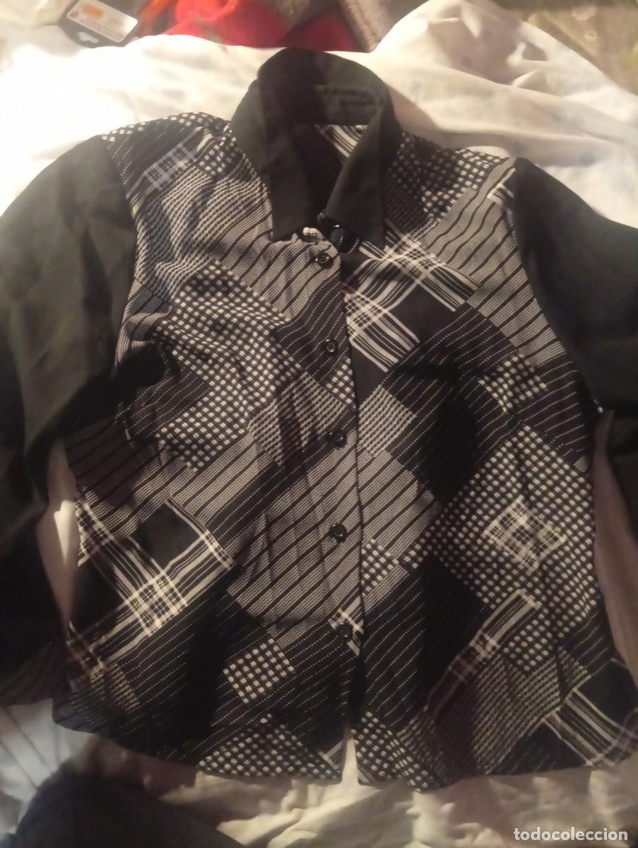 Segunda mano: Camisa mujer.......... - Foto 2