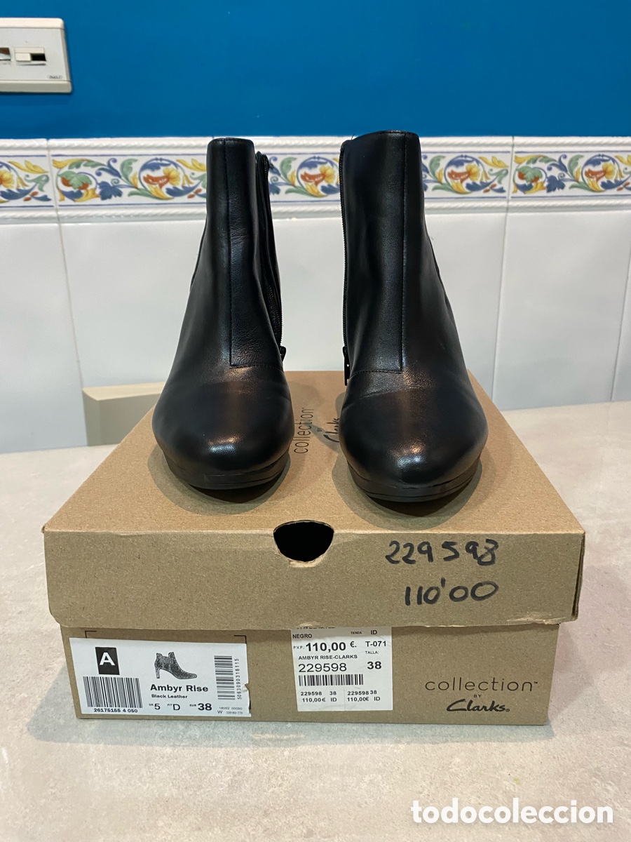 Segunda mano: Botines Clarks piel negros - Foto 1