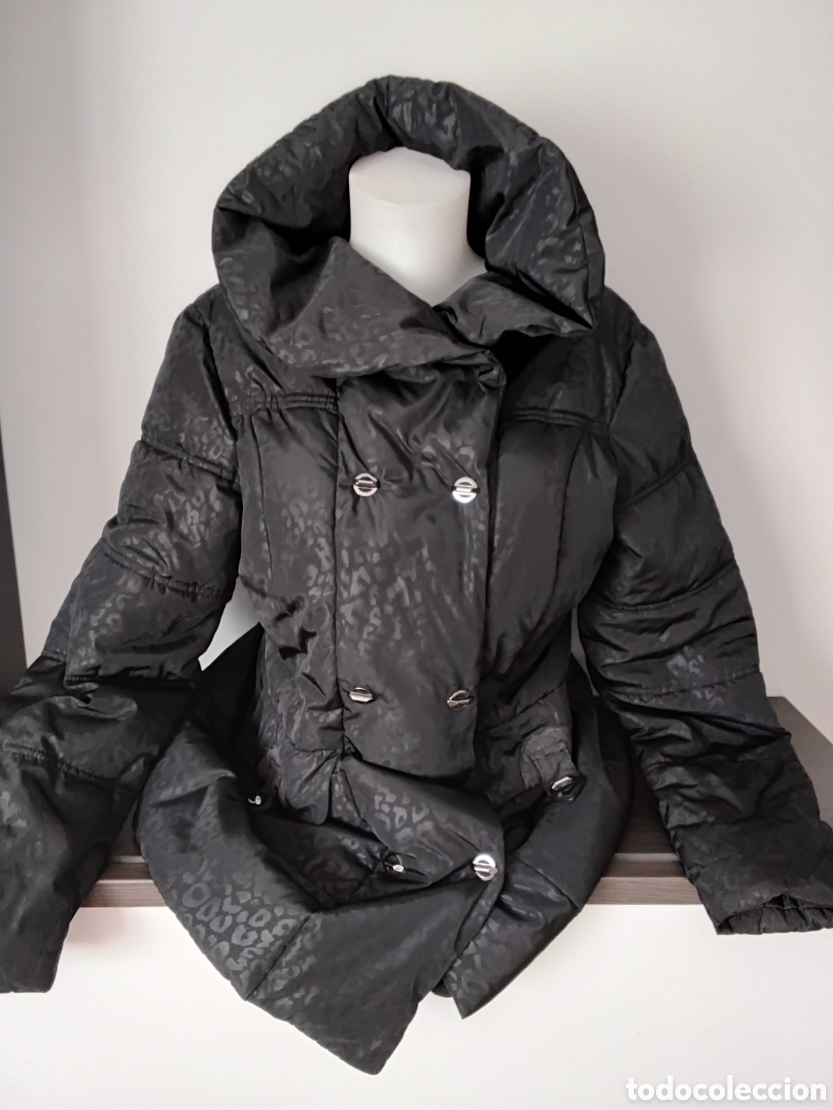 Segunda mano: Abrigo, Chaqueton Negro - Foto 1