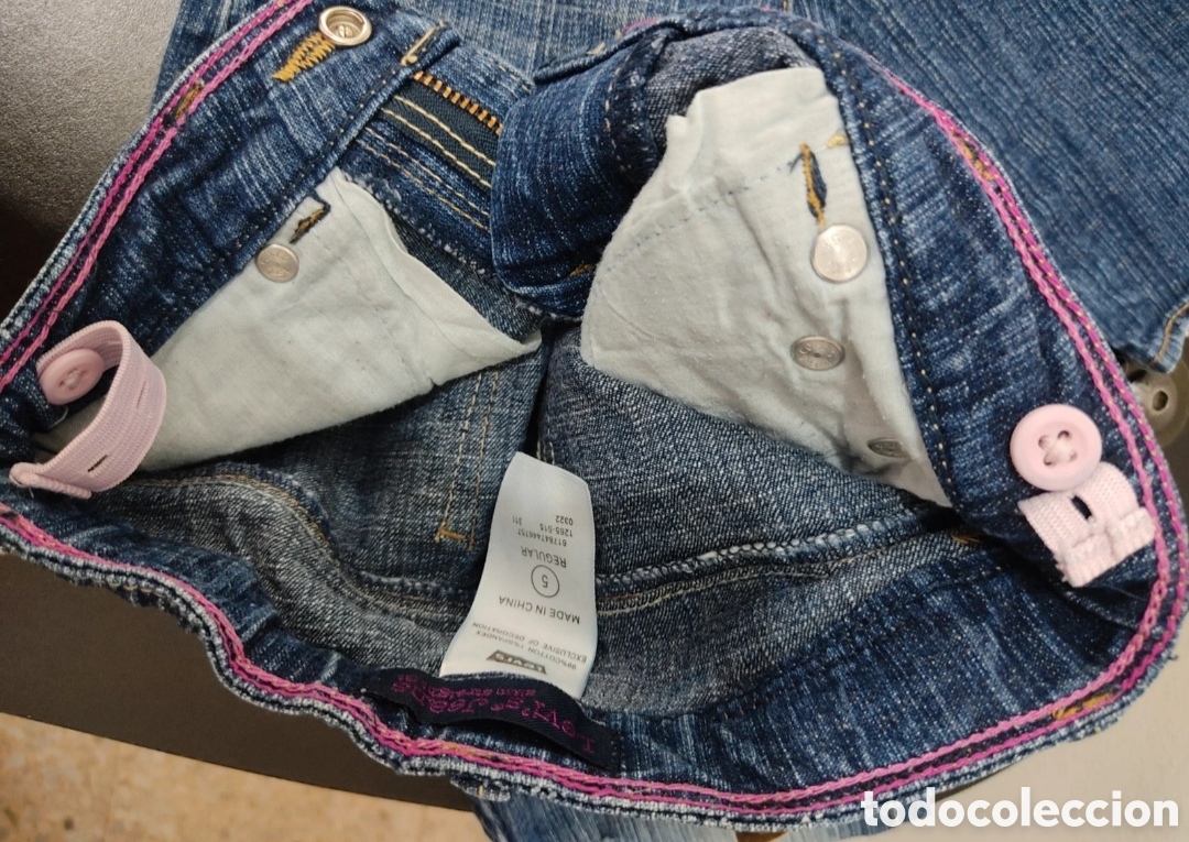 Segunda mano: Vaqueros para Ni&ntilde;as de 5 a&ntilde;os marca Levis - Foto 9