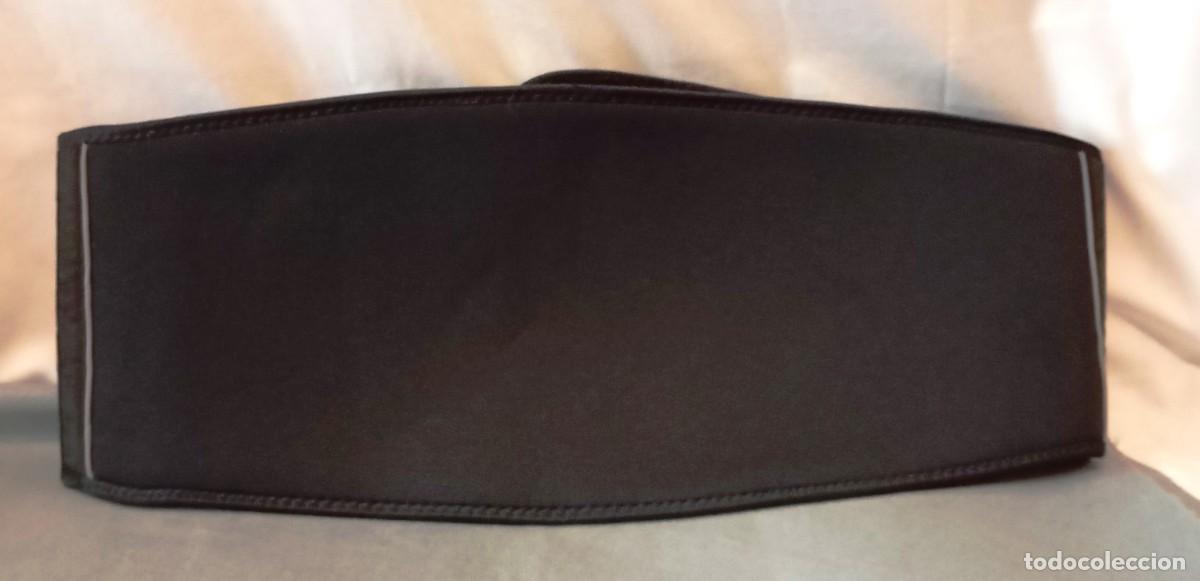 Segunda mano: Cintur&oacute;n lumbar de neopreno de la marca Blackwild - Foto 1