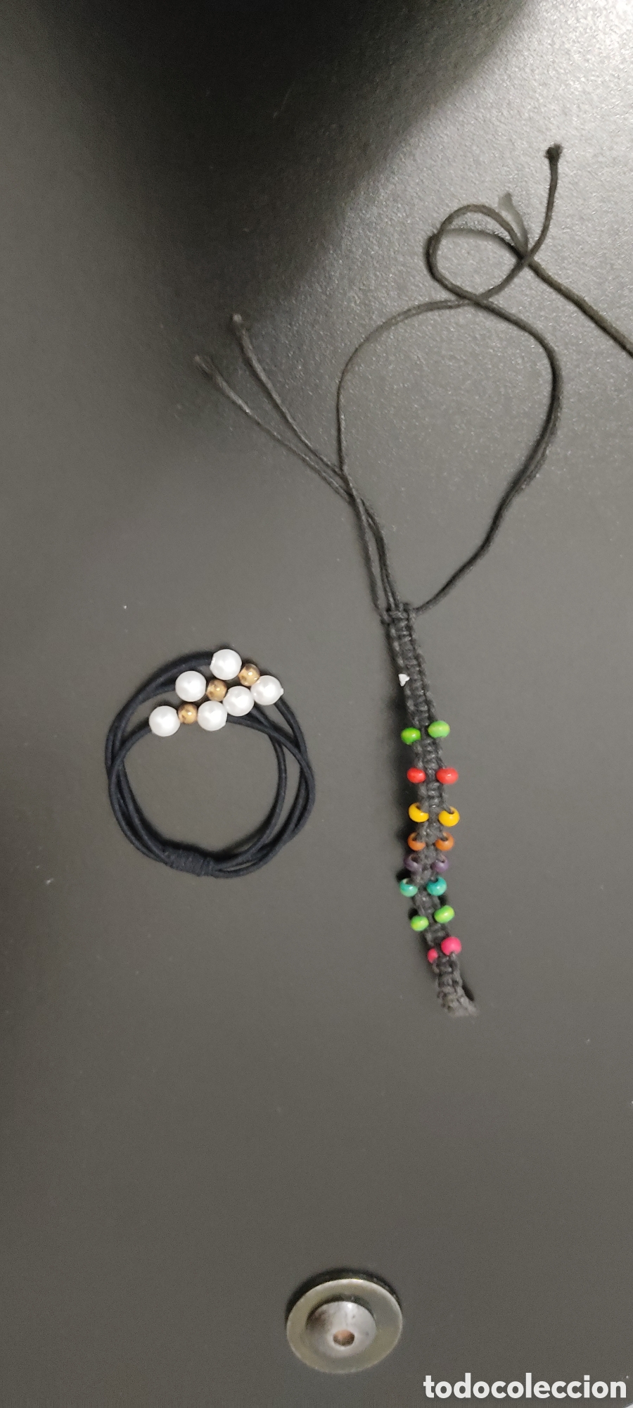 Segunda mano: Set Variado para mujer Pulsera M&aacute;s Coletero Perlas - Foto 4
