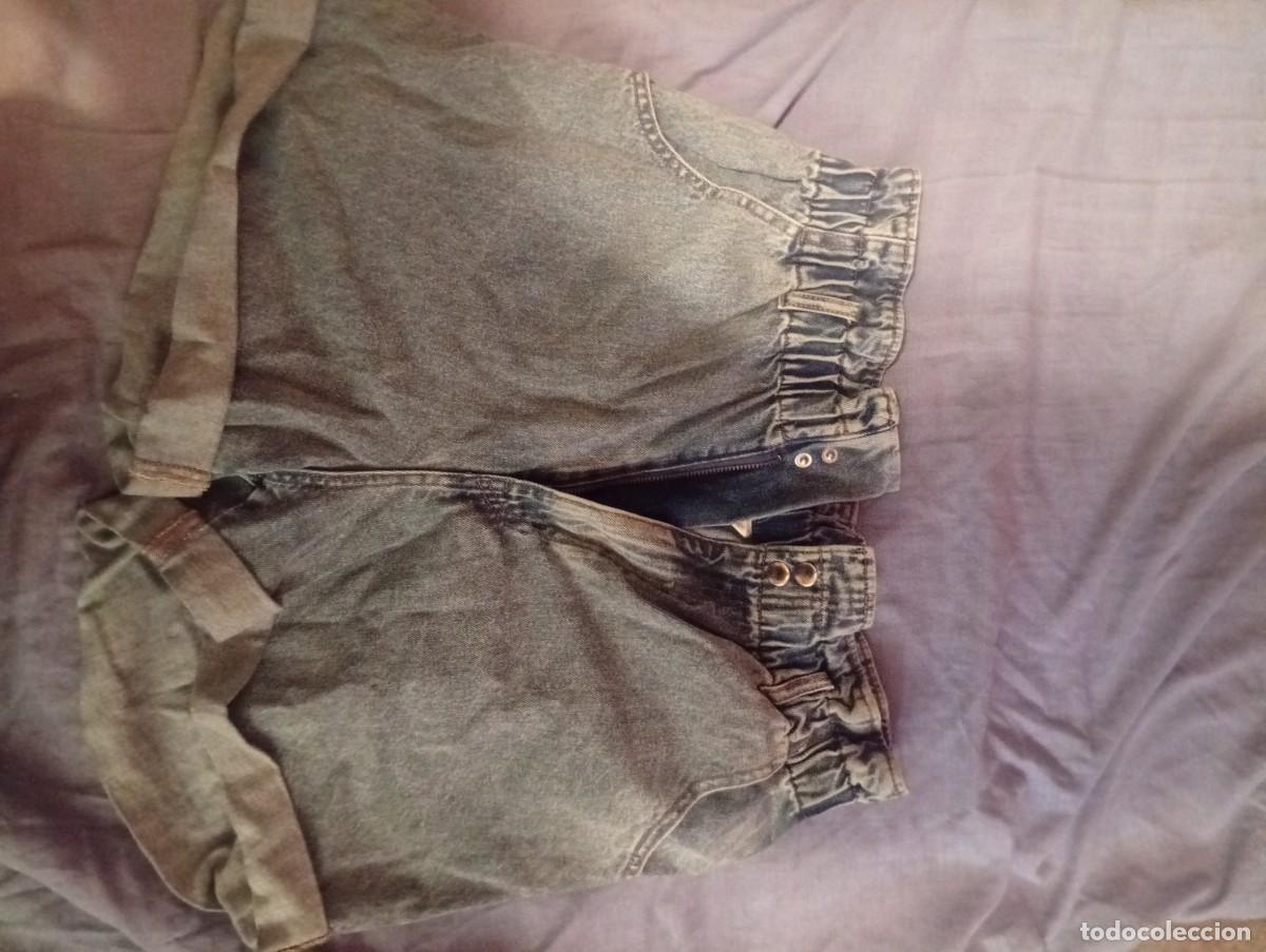 Segunda mano: Pantalones cortos........... - Foto 1