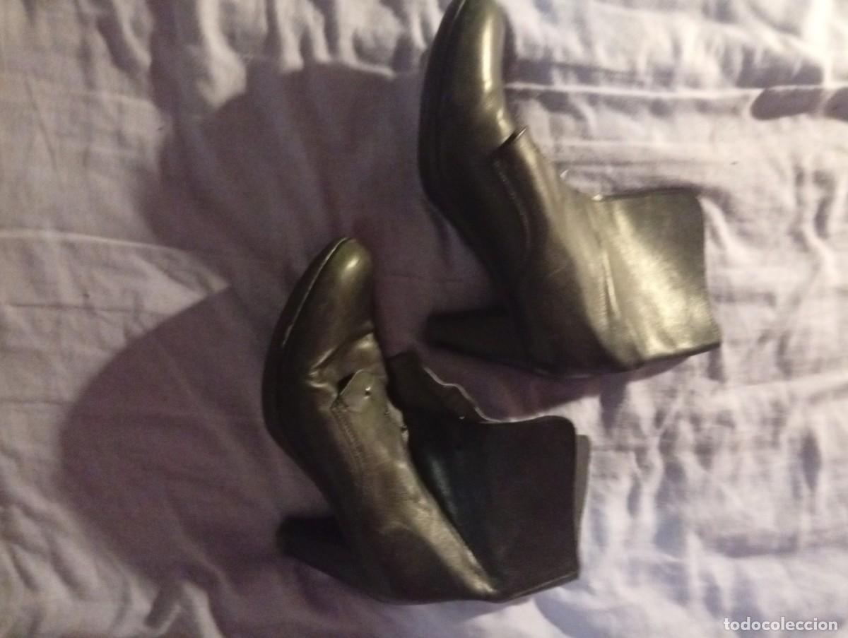 Segunda mano: Botines chica.......... - Foto 5
