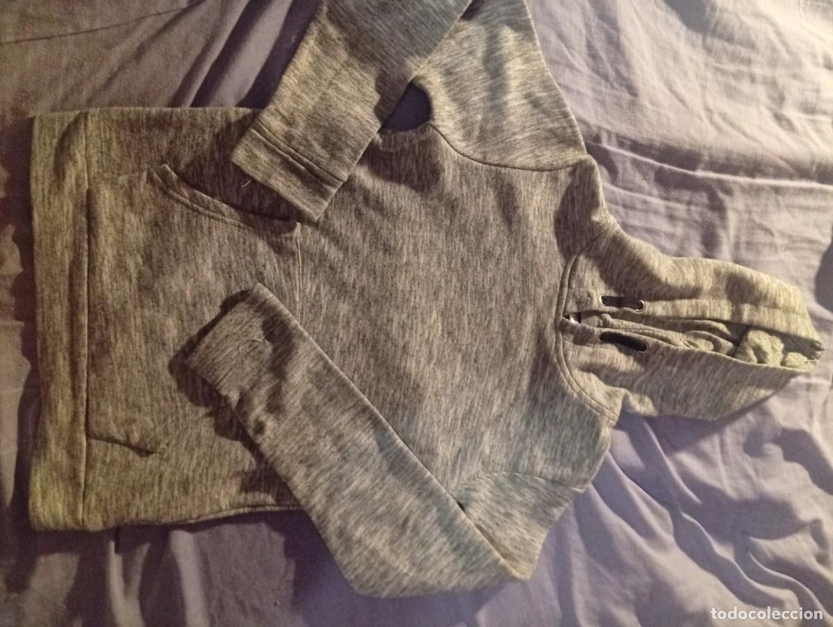 Segunda mano: Sudadera capucha....... - Foto 1