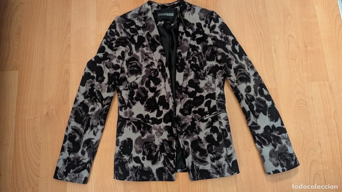 Segunda mano: AMERICANA MUJER ESTAMPADA - Foto 1