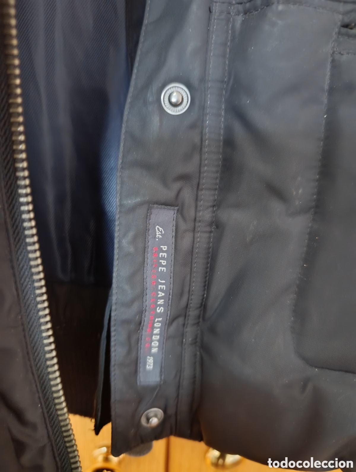 Segunda mano: Chaqueta negra de plumas - Foto 6
