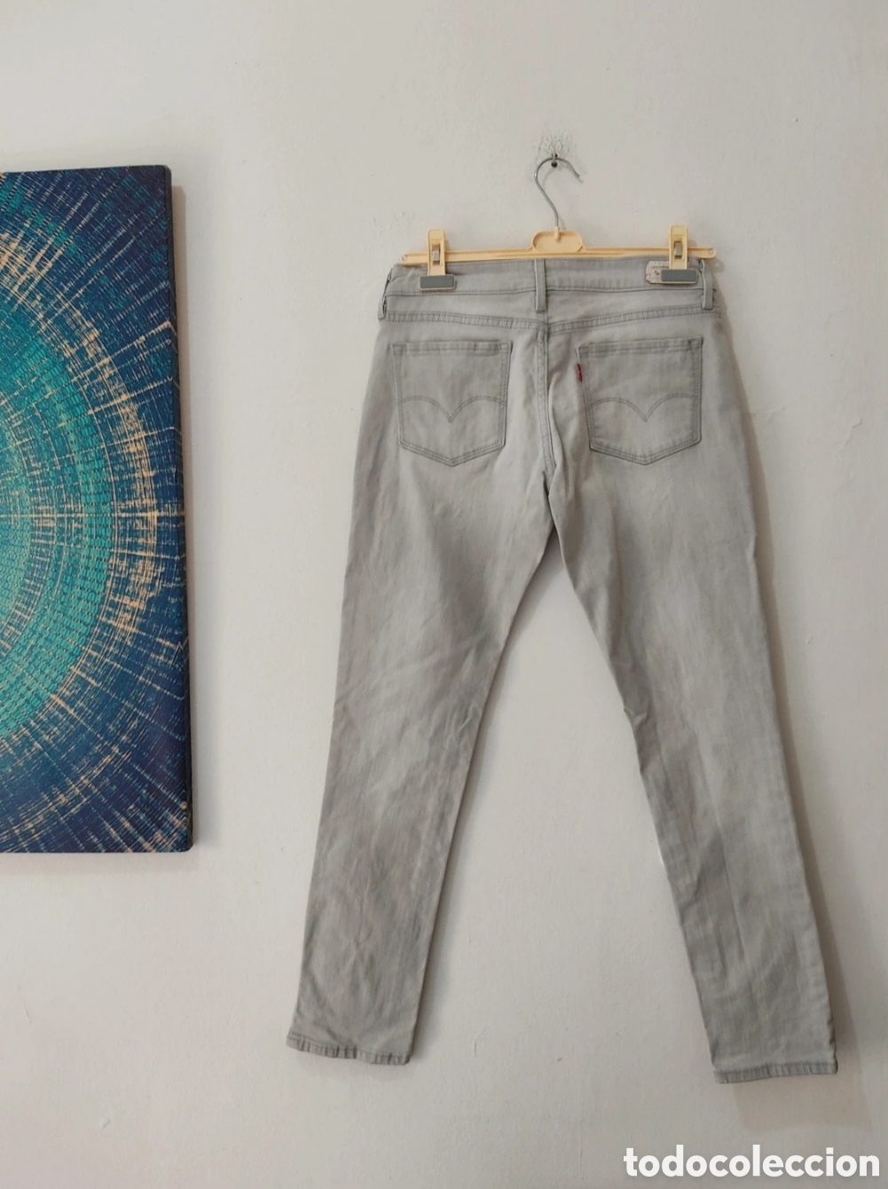 Segunda mano: Vaqueros Rectos para mujer M-L marca Levis - Foto 3
