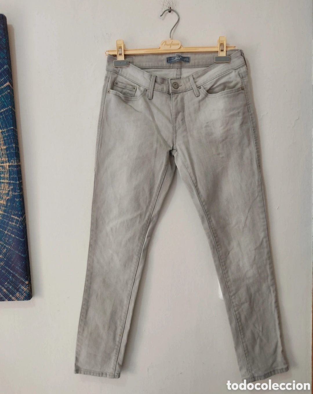 Segunda mano: Vaqueros Rectos para mujer M-L marca Levis - Foto 1