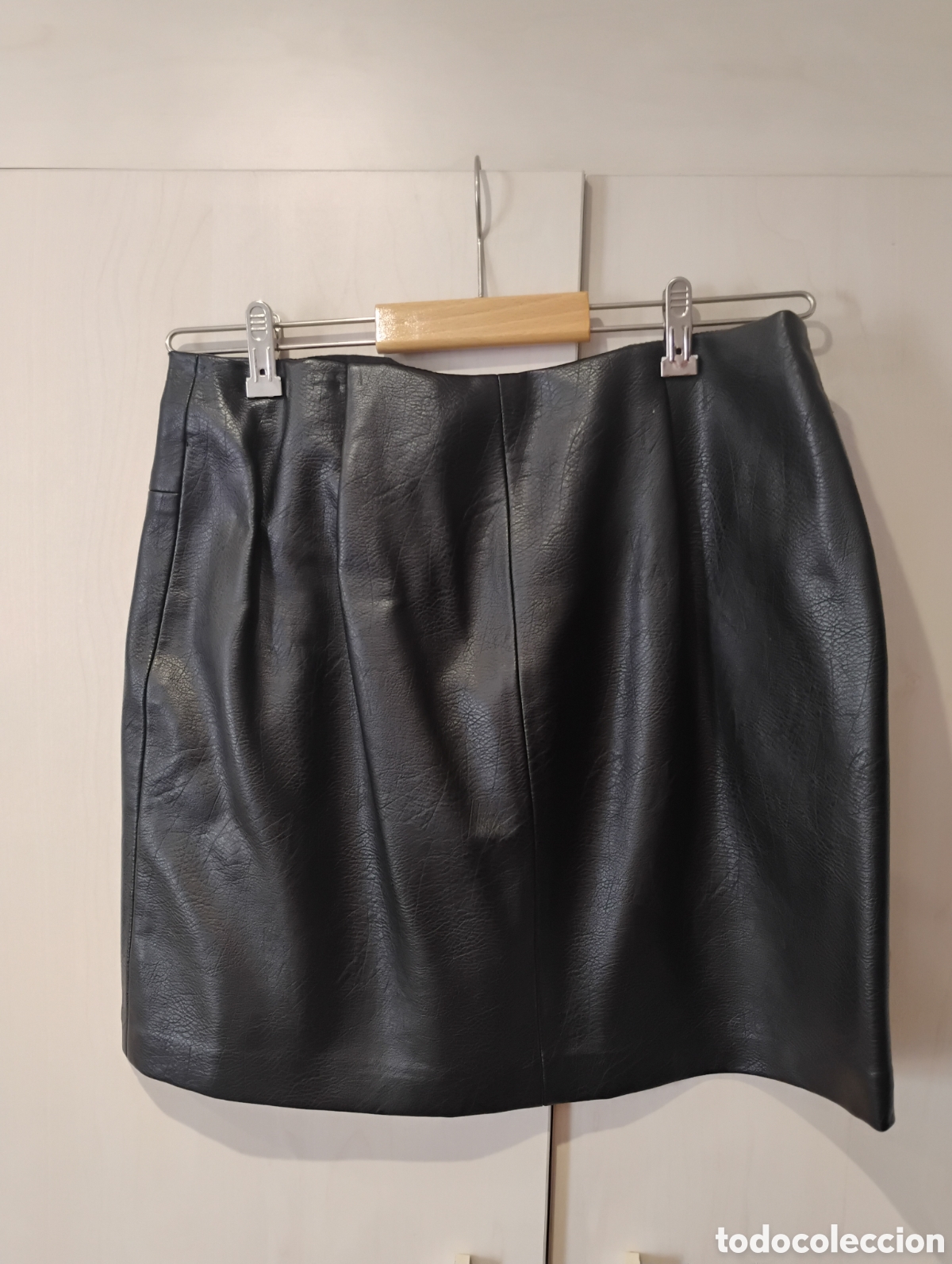 Segunda mano: Falda negra Stradivarius - Foto 2