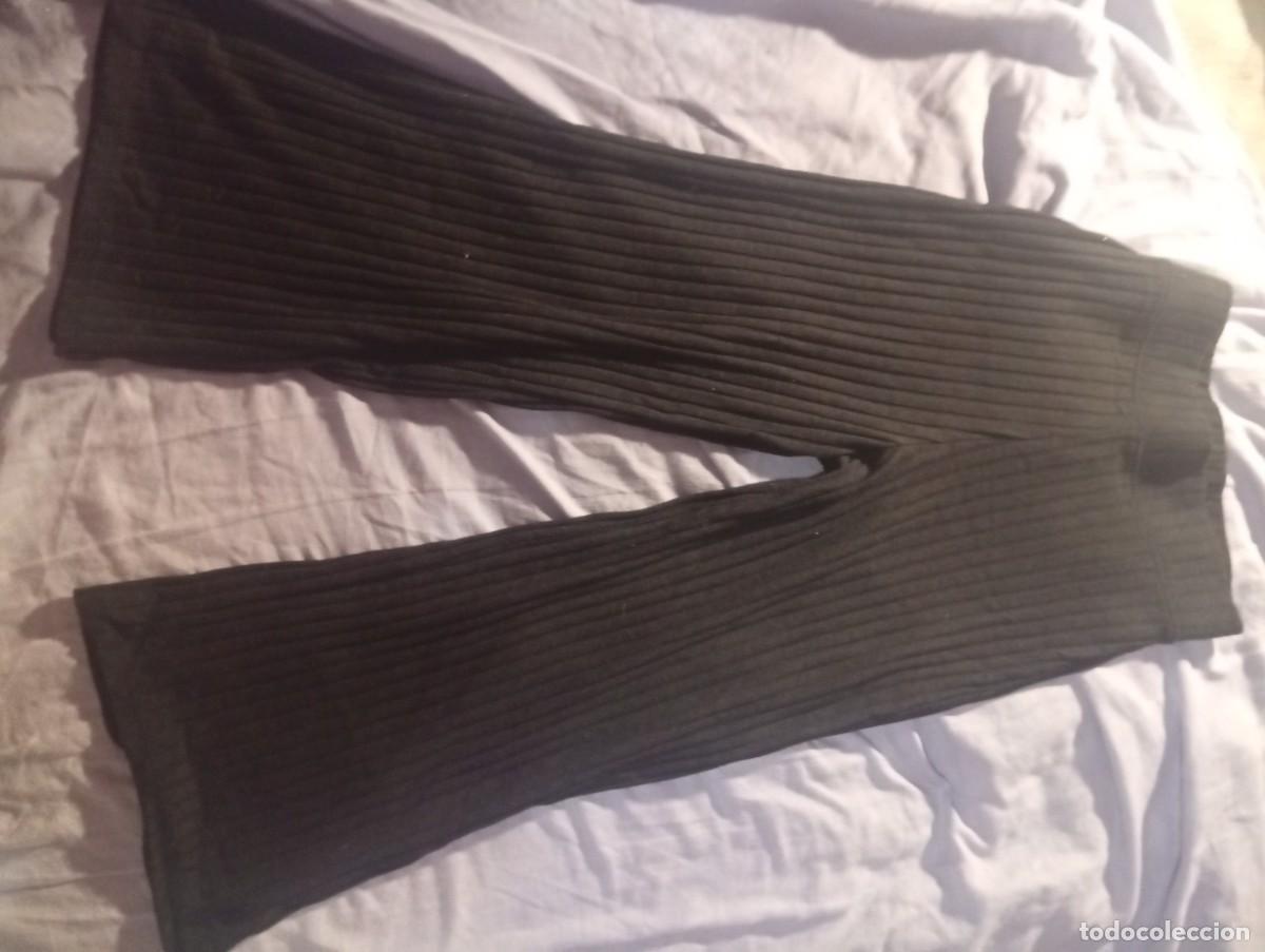 Segunda mano: Pantalones............... - Foto 1