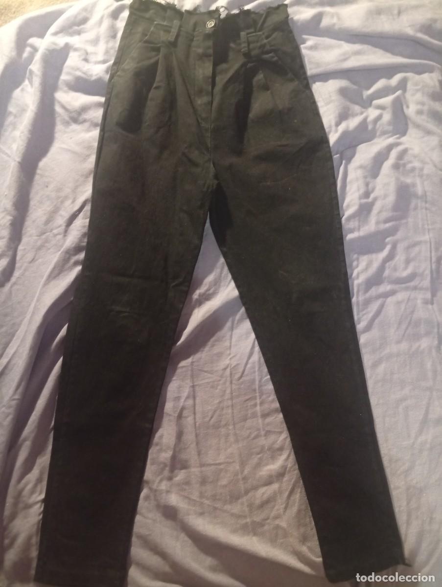 Segunda mano: Pantalones............... - Foto 1