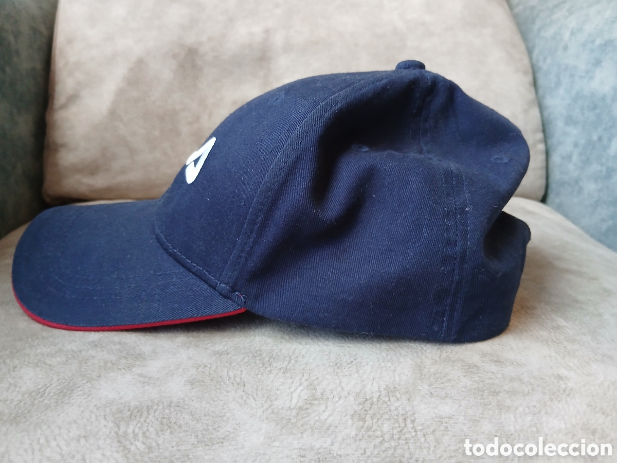 Segunda mano: Gorra Fila Azul y Roja - Foto 3