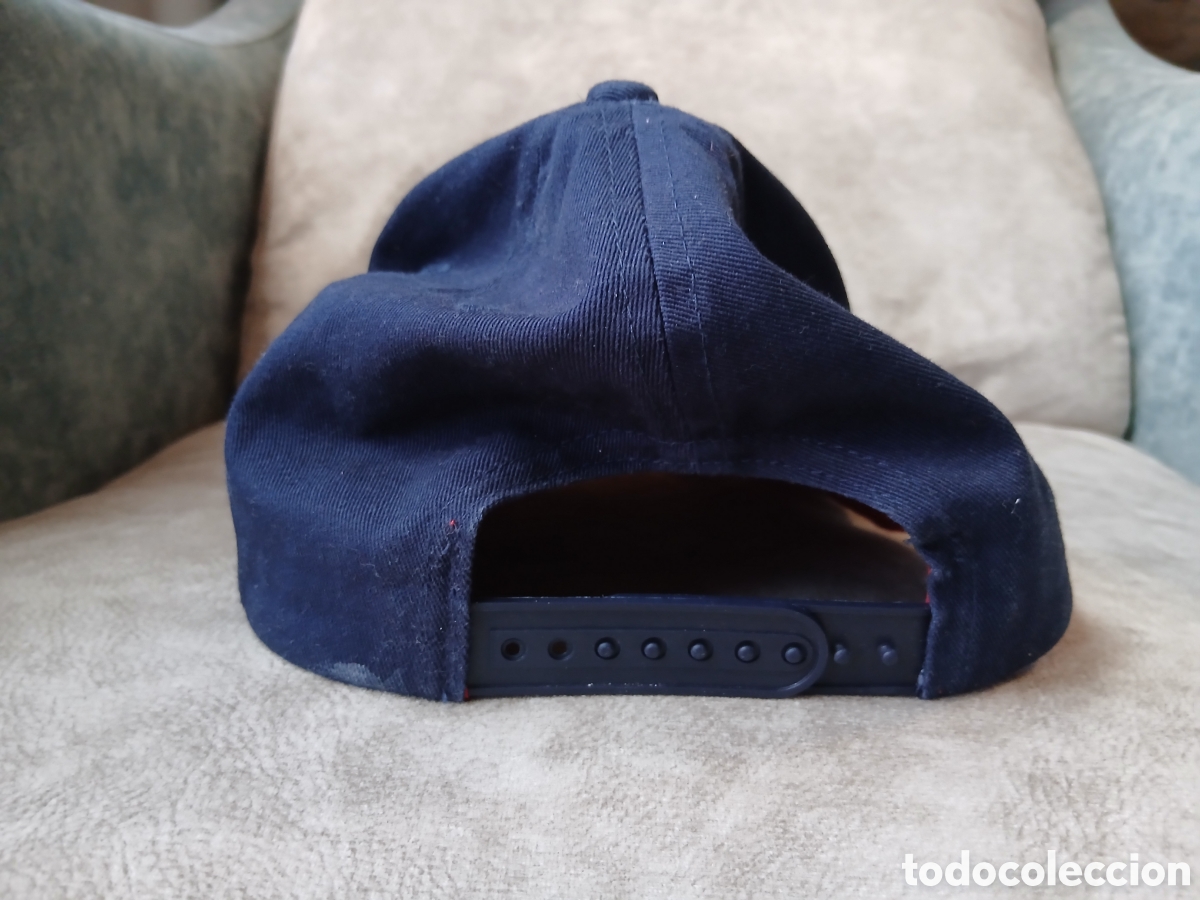 Segunda mano: Gorra Fila Azul y Roja - Foto 4