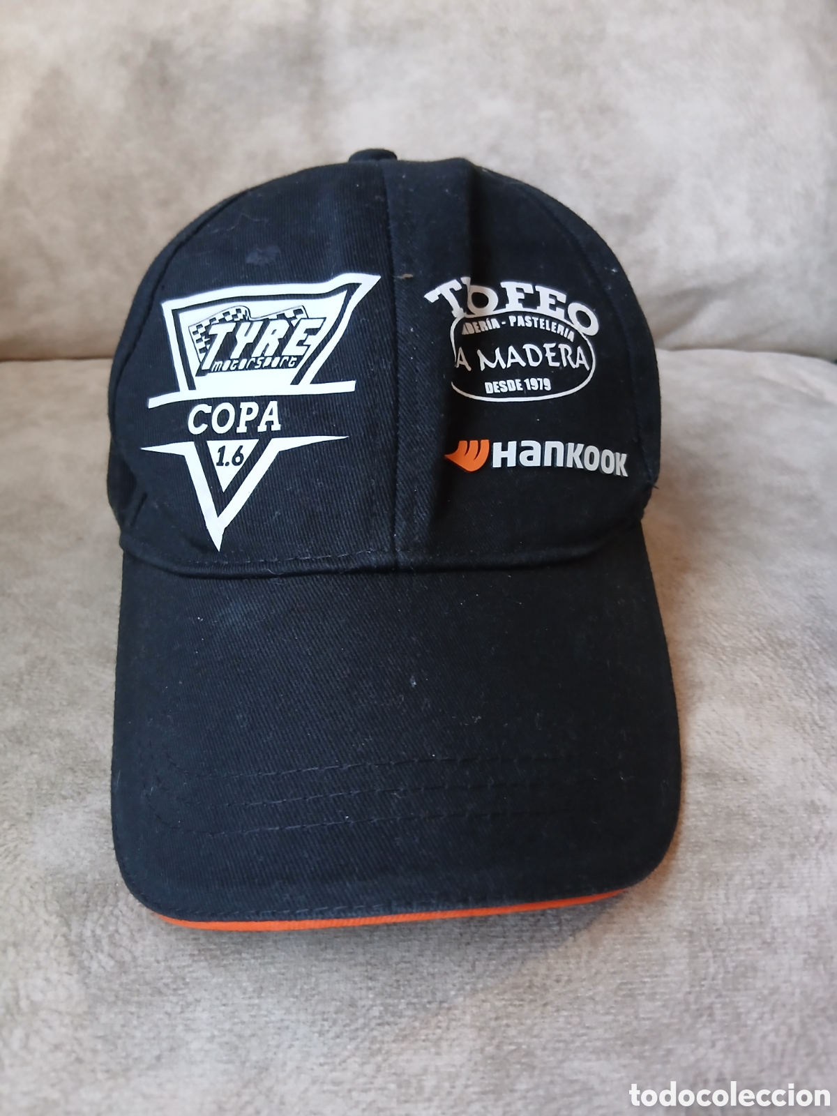 Segunda mano: Gorra Hankook negra y naranja - Foto 1