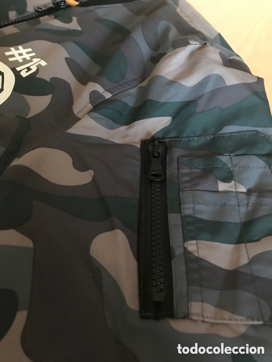 Segunda mano: Cazadora bomber camuflaje talla M - Foto 3
