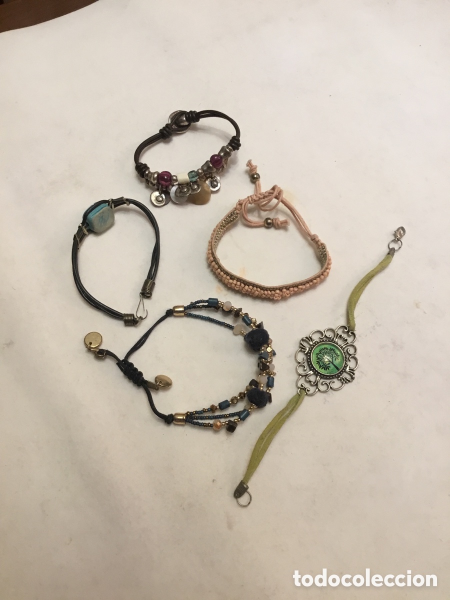 Segunda mano: Lote de 5 pulseras de diversos materiales - Foto 2