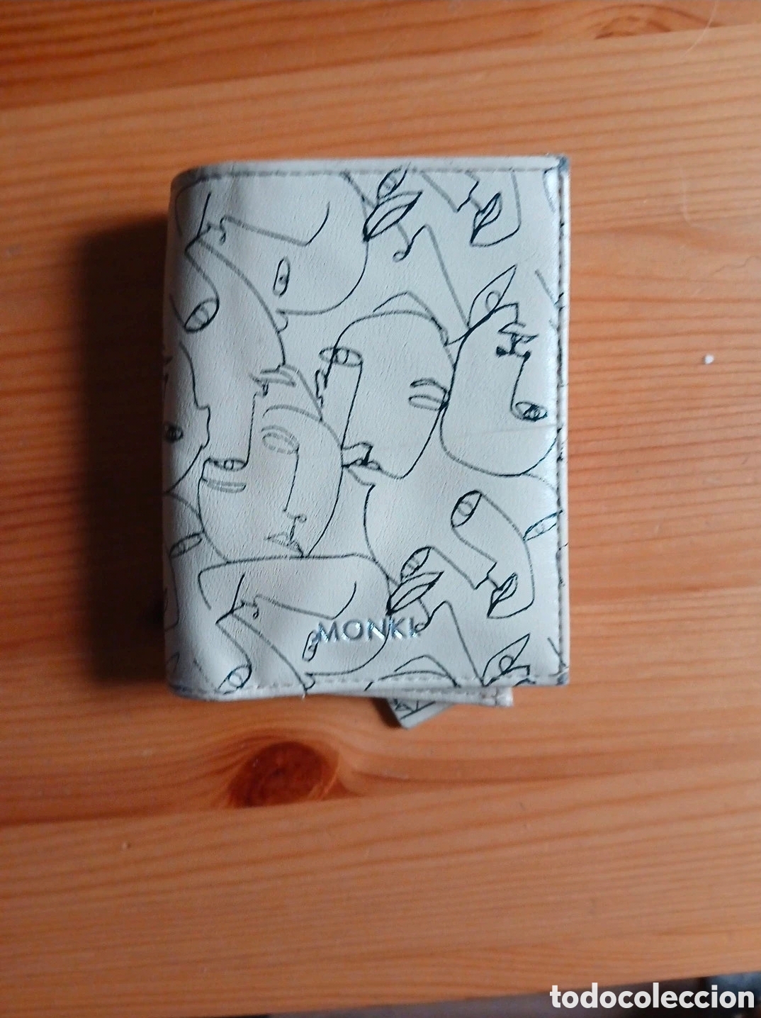 Segunda mano: Cartera Monki con estampado abstracto - Foto 4