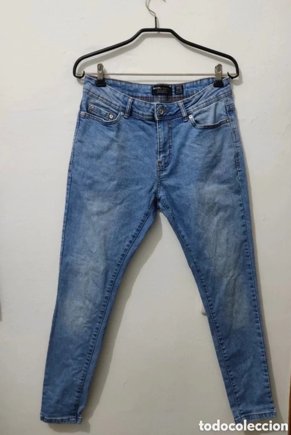 Segunda mano: Vaqueros Pitillo para mujer talla 38 marca Bershka - Foto 1