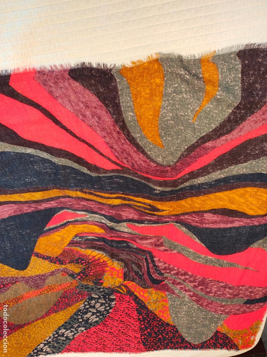 Segunda mano: Pa&ntilde;uelo grande Bimba y Lola ,multicolor - Foto 3