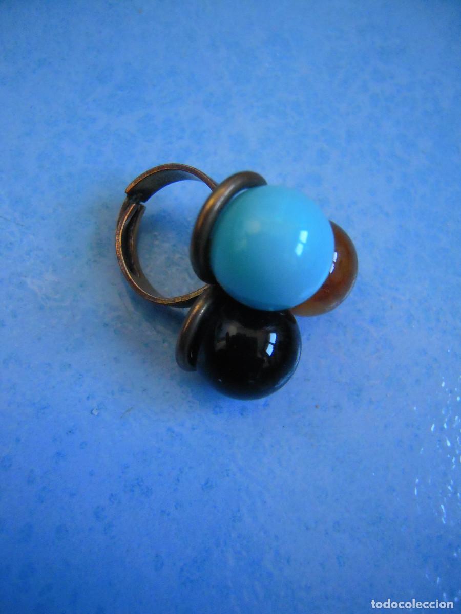 Segunda mano: Anillo tres bolas de colores - Foto 3