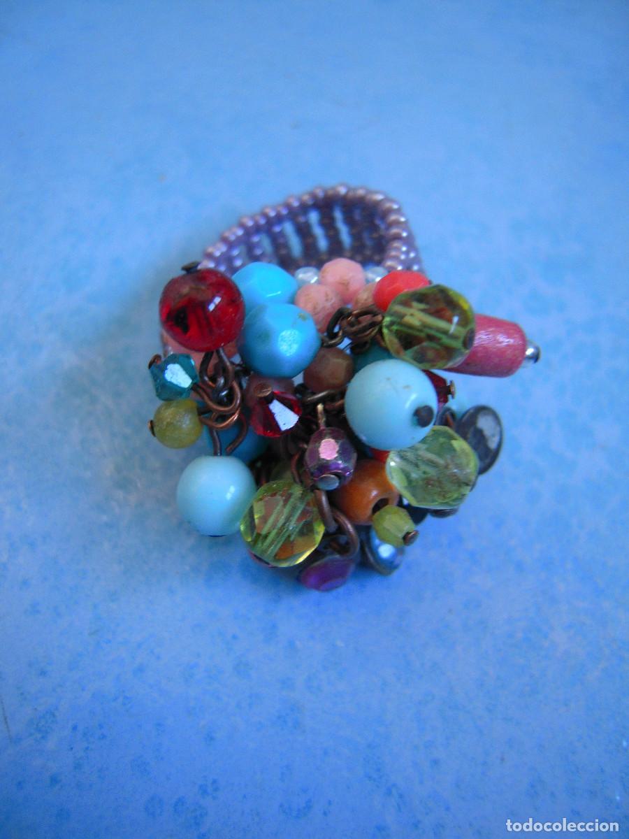 Segunda mano: Anillo blando cuentas multicolor - Foto 1