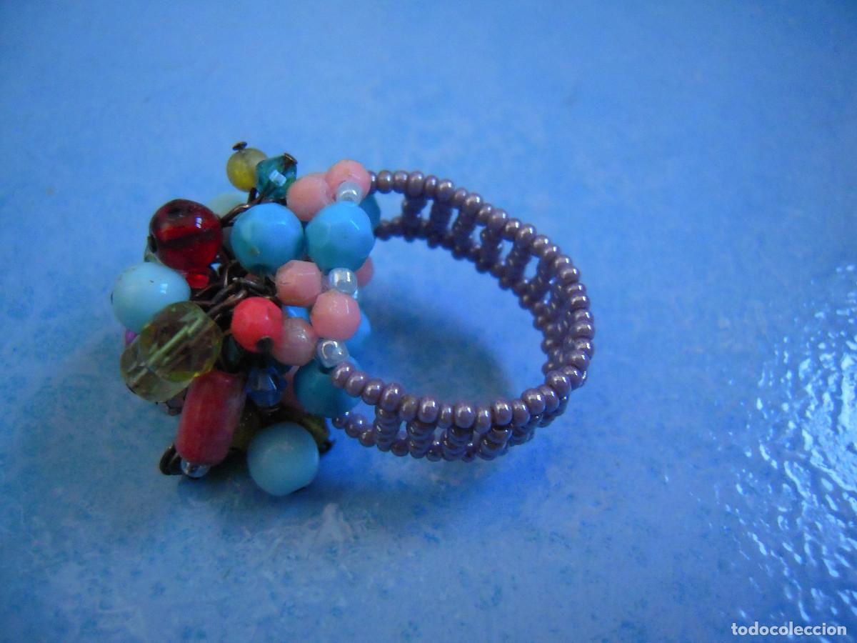 Segunda mano: Anillo blando cuentas multicolor - Foto 2