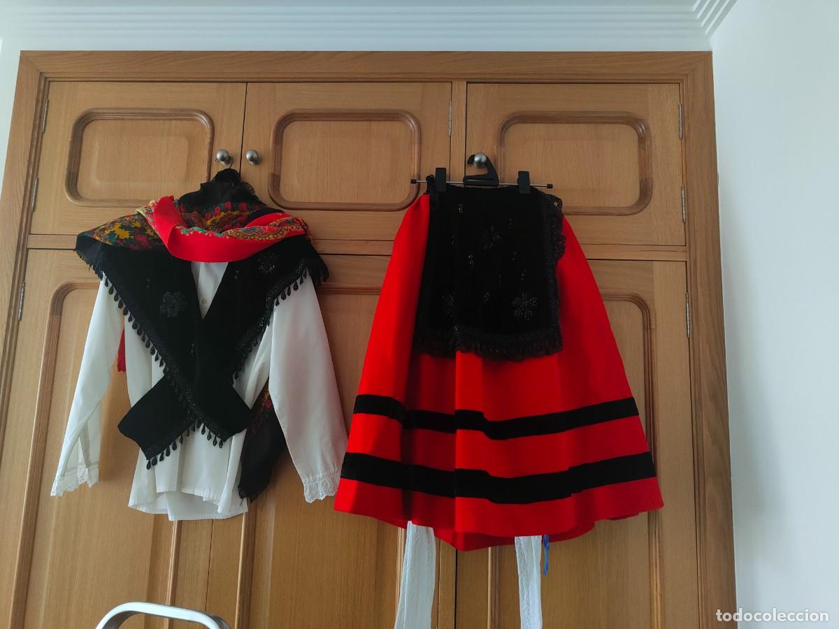 Segunda mano: TRAJE REGIONAL GALLEGA MUJER - Foto 1