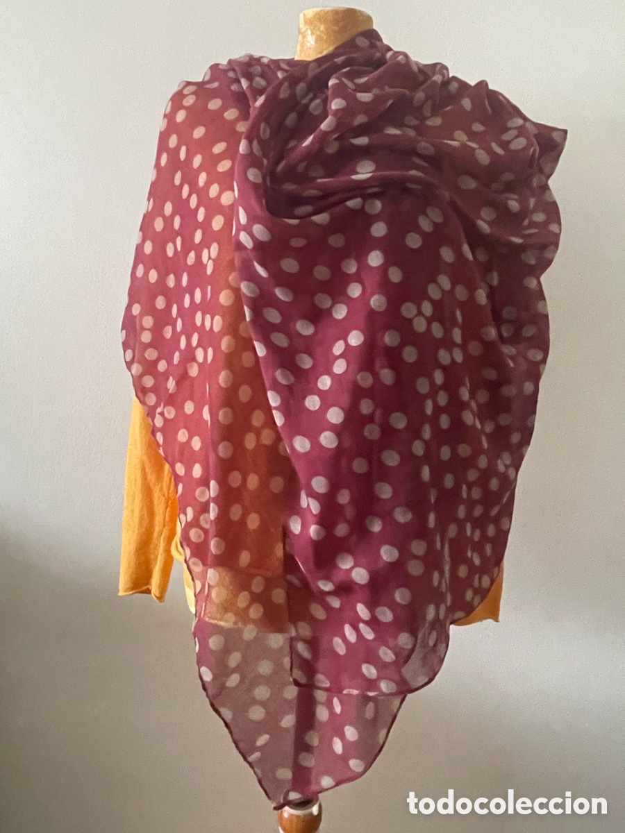 Segunda mano: fular e color burdeos con topos beige de Massimo Dutti - Foto 2