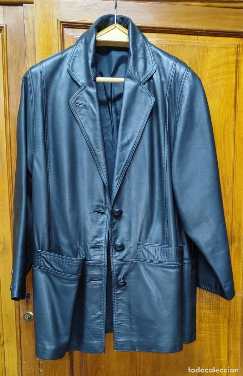 Segunda mano: CHAQUET&Oacute;N DE CUERO HECHO A MEDIDA. - Foto 1
