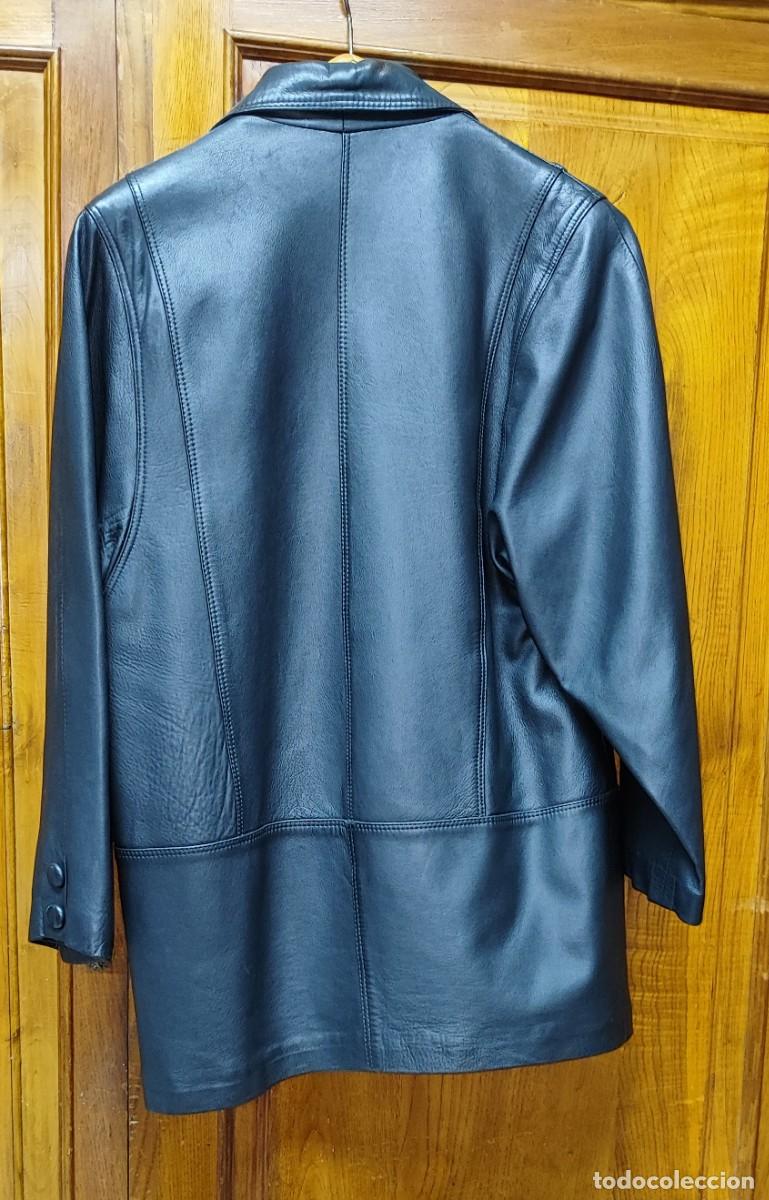 Segunda mano: CHAQUET&Oacute;N DE CUERO HECHO A MEDIDA. - Foto 2