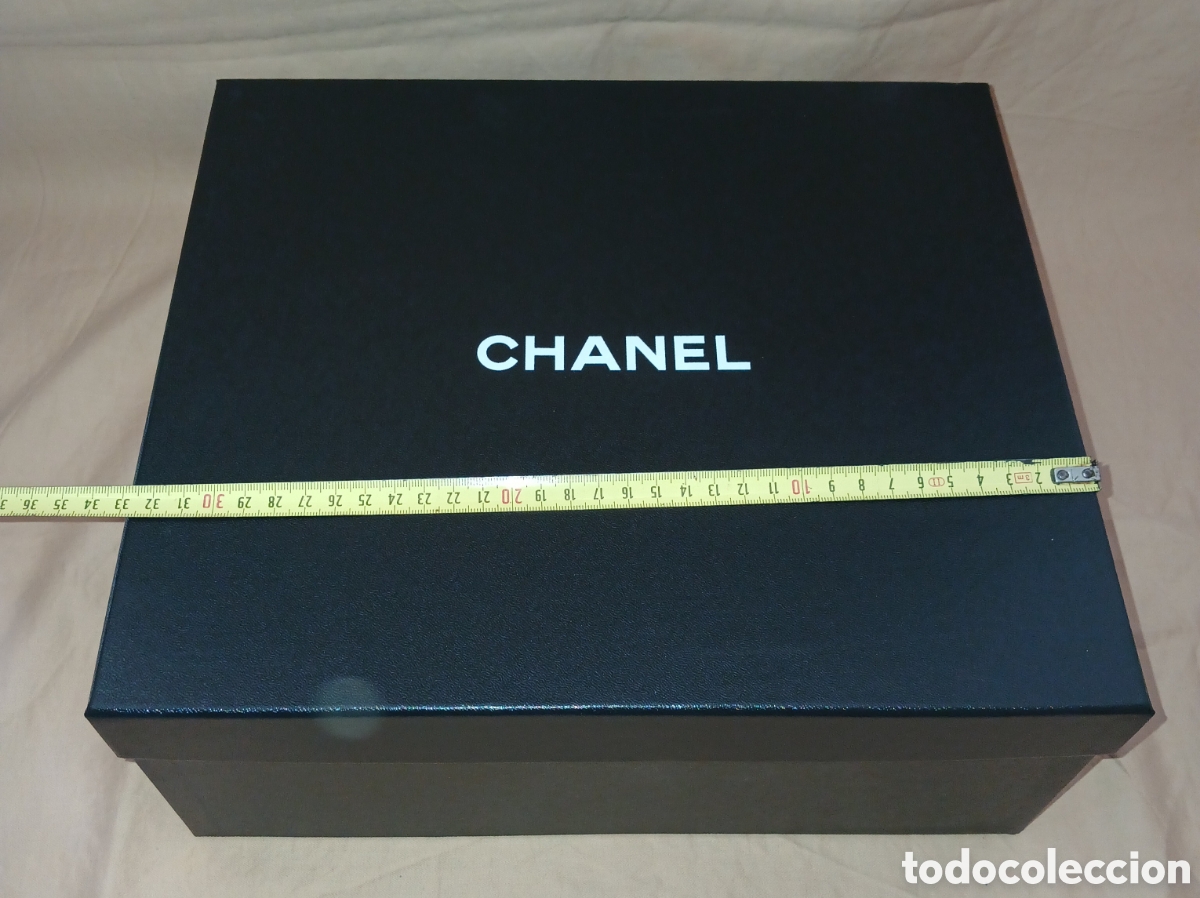 Segunda mano: Caja Chanel negra cart&oacute;n - Foto 4