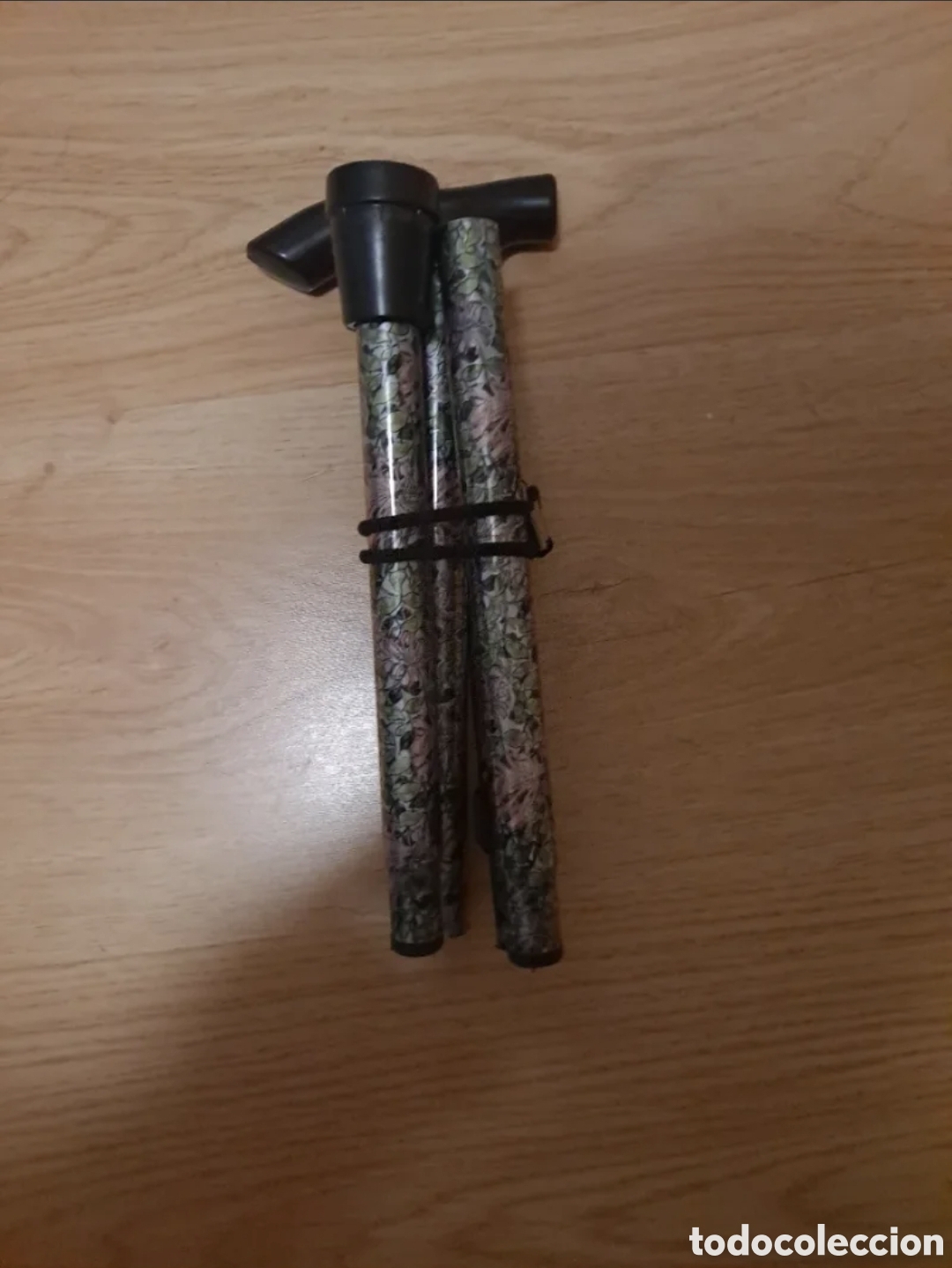 Segunda Mano: Bast&oacute;n plegable multicolor