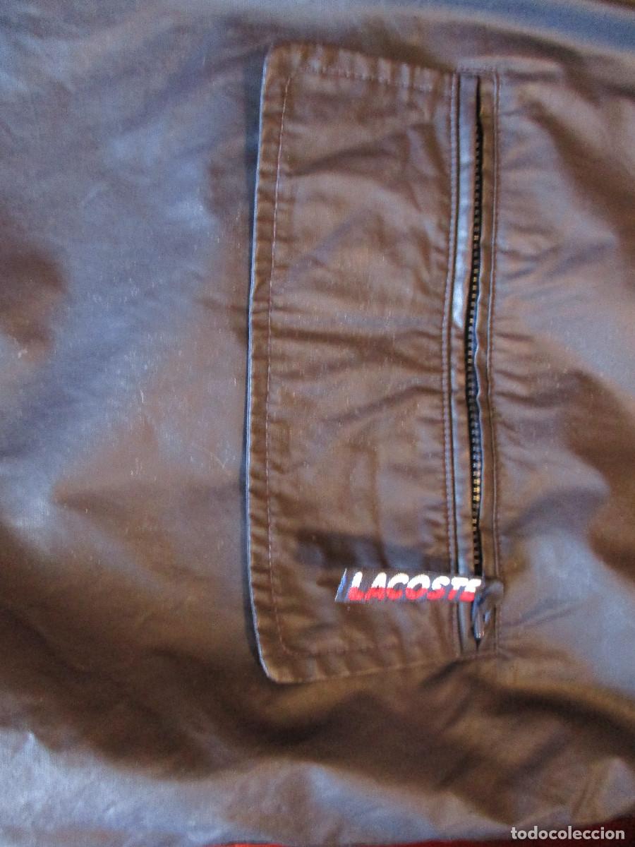 Segunda mano: CHAQUETA CHUBASQUERO LACOSTE - Foto 2