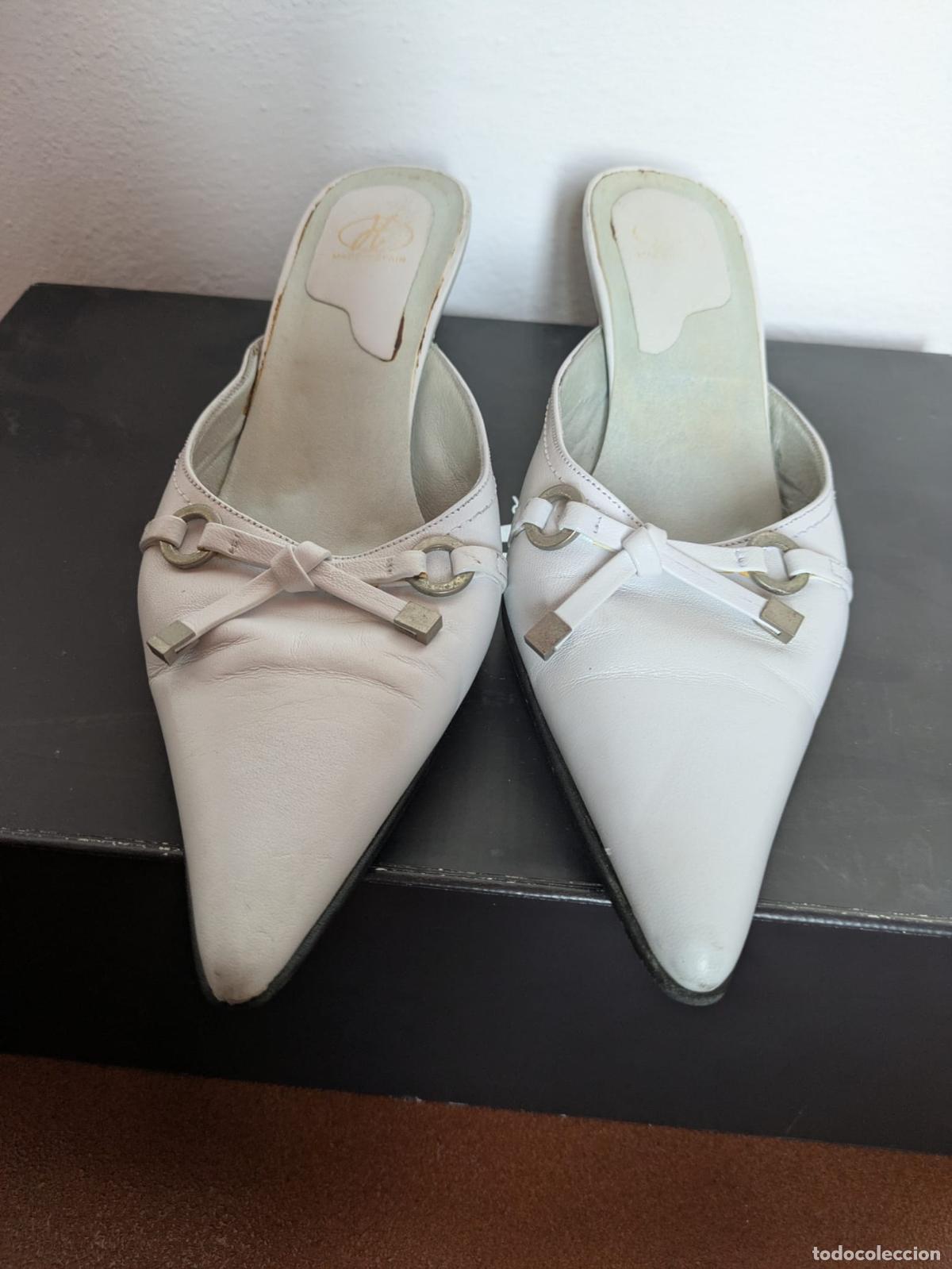 Segunda Mano: Zapatos de fiesta mujer. Tac&oacute;n 3cm. Color Blanco. Piel. Made in Spain.