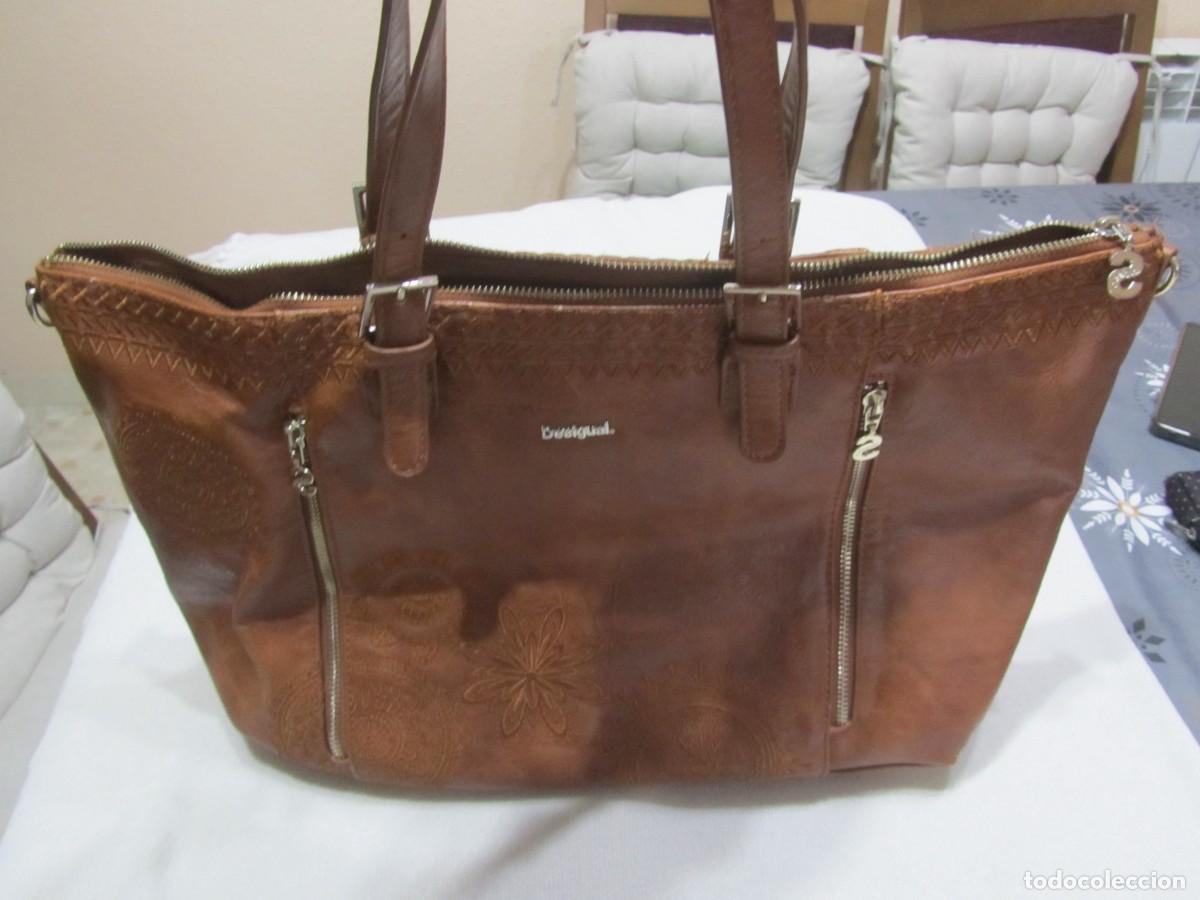 Segunda Mano: BOLSO DE ASA MARCA DESIGUAL COLOR MARRON