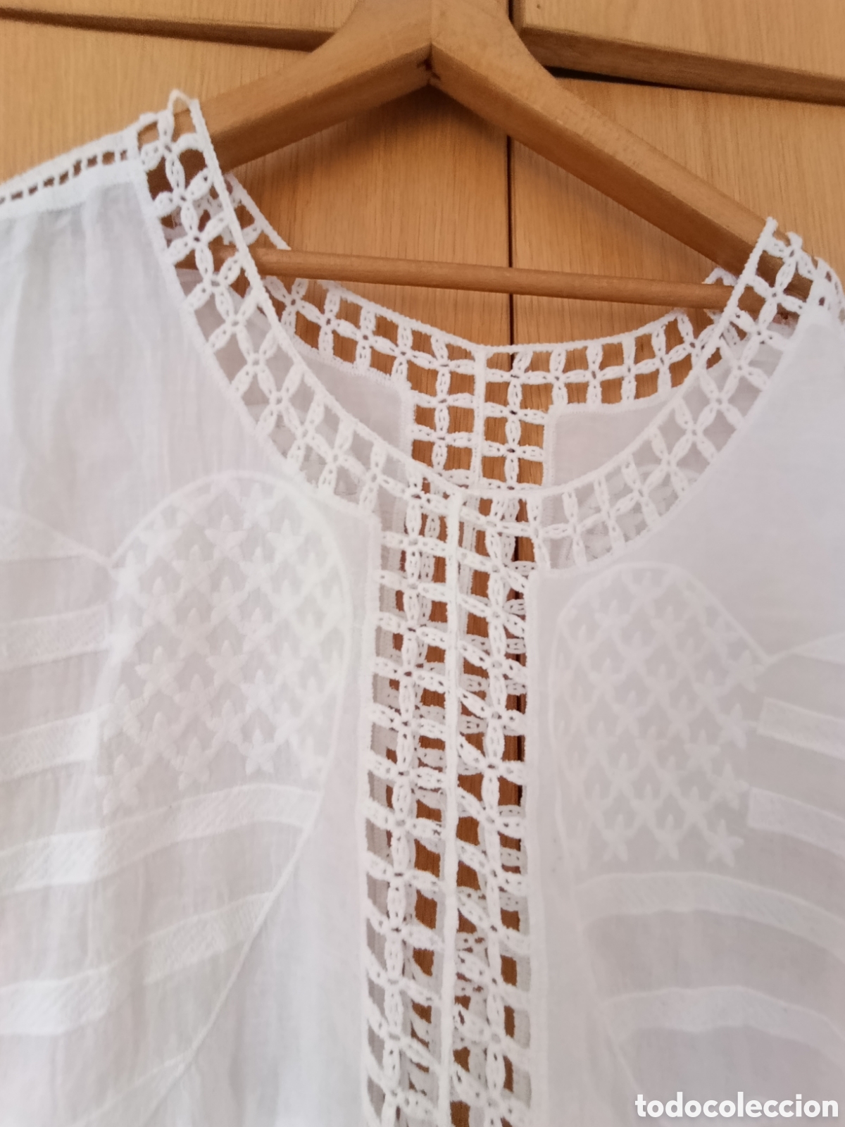 Segunda Mano: Blusa blanca de lino con bordados